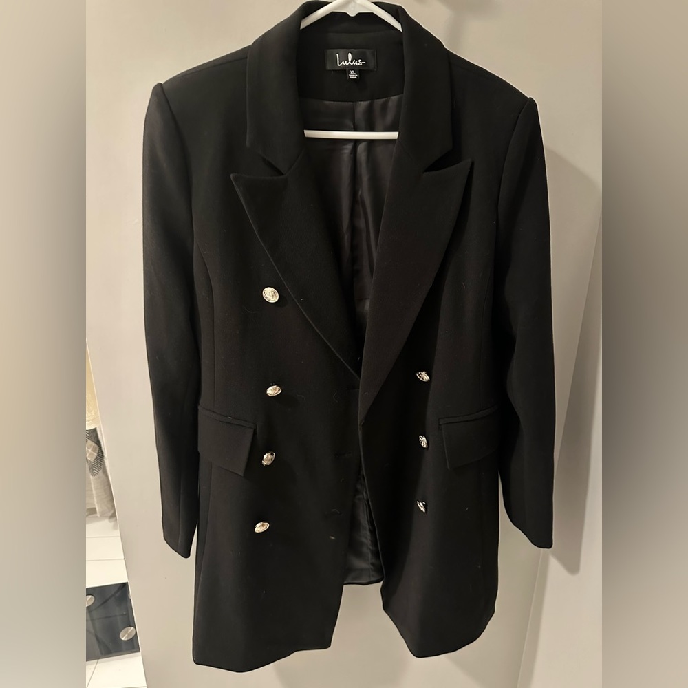 Lulu’s captains blog black double breasted coat. Size XL.
